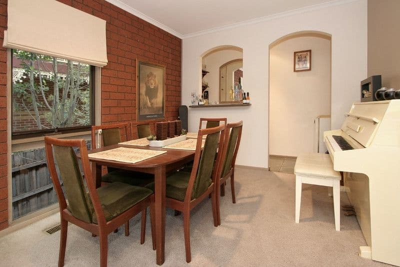 18 Napoleon Road, FERNTREE GULLY VIC 3156, Ferntree Gully - Thumbnail 3