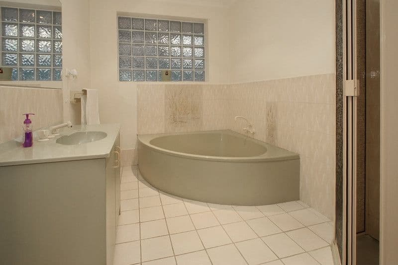18 Napoleon Road, FERNTREE GULLY VIC 3156, Ferntree Gully - Thumbnail 6