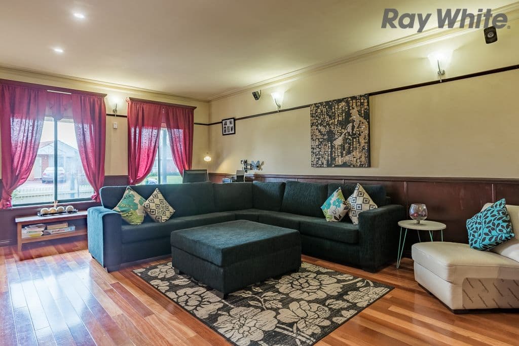 50 Saratoga Crescent, Keilor Downs VIC 3038, Keilor Downs - Thumbnail 2