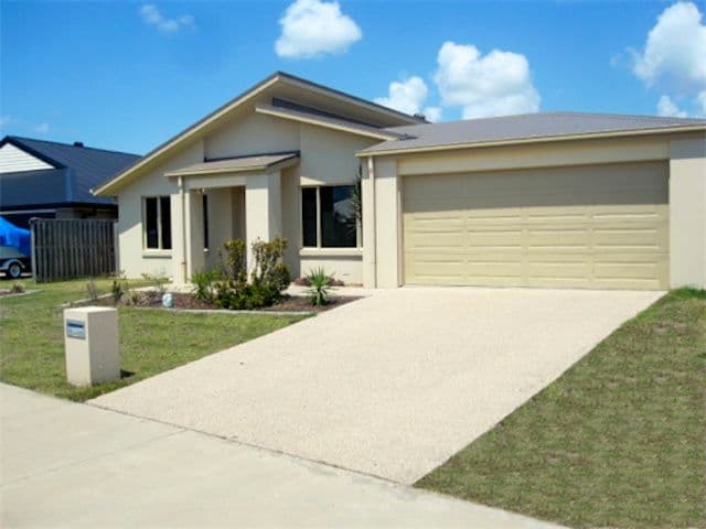48 Whitehaven Drive, BLACKS BEACH QLD 4740, Blacks Beach - Thumbnail 2