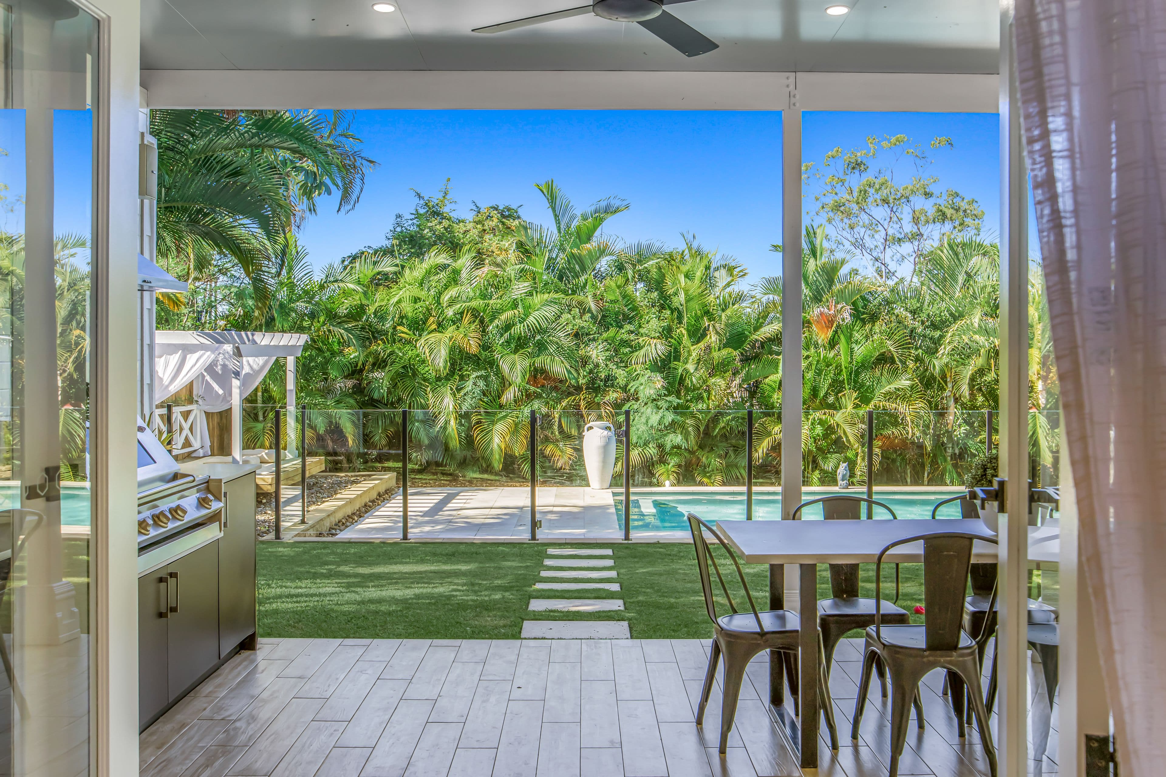 7 Bathurst Court, Helensvale QLD 4212, Helensvale - Thumbnail 2