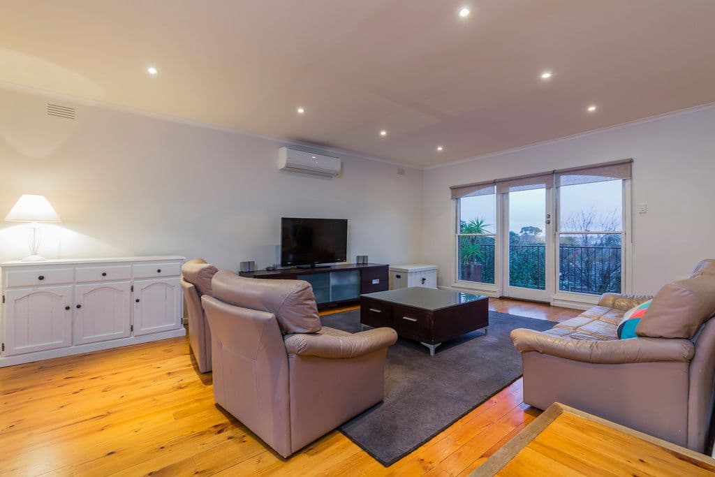 47 Culzean Crescent, Highton VIC 3216, Highton - Thumbnail 2