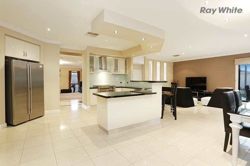36 Toledo Crescent, Point Cook VIC 3030, Point Cook - Thumbnail 4