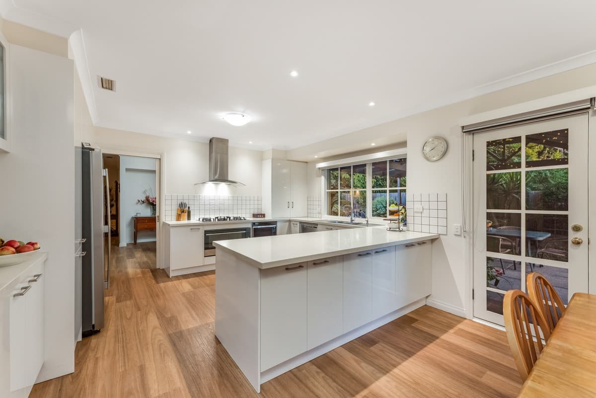 8 Columbia Avenue, Croydon VIC 3136, Croydon - Thumbnail 2