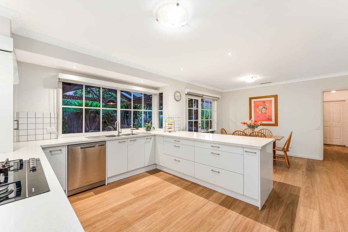 8 Columbia Avenue, Croydon VIC 3136, Croydon - Thumbnail 5