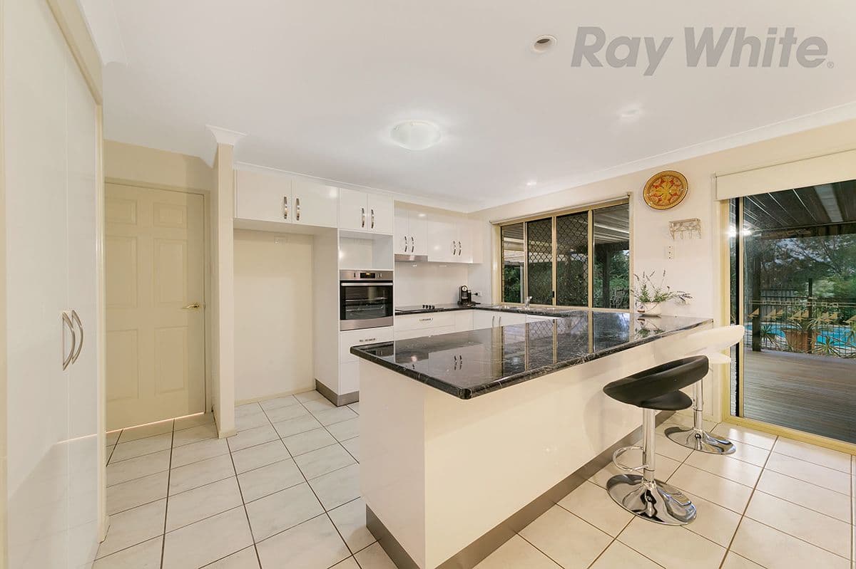 10 Pirra Close, Eight Mile Plains QLD 4113, Eight Mile Plains - Thumbnail 2