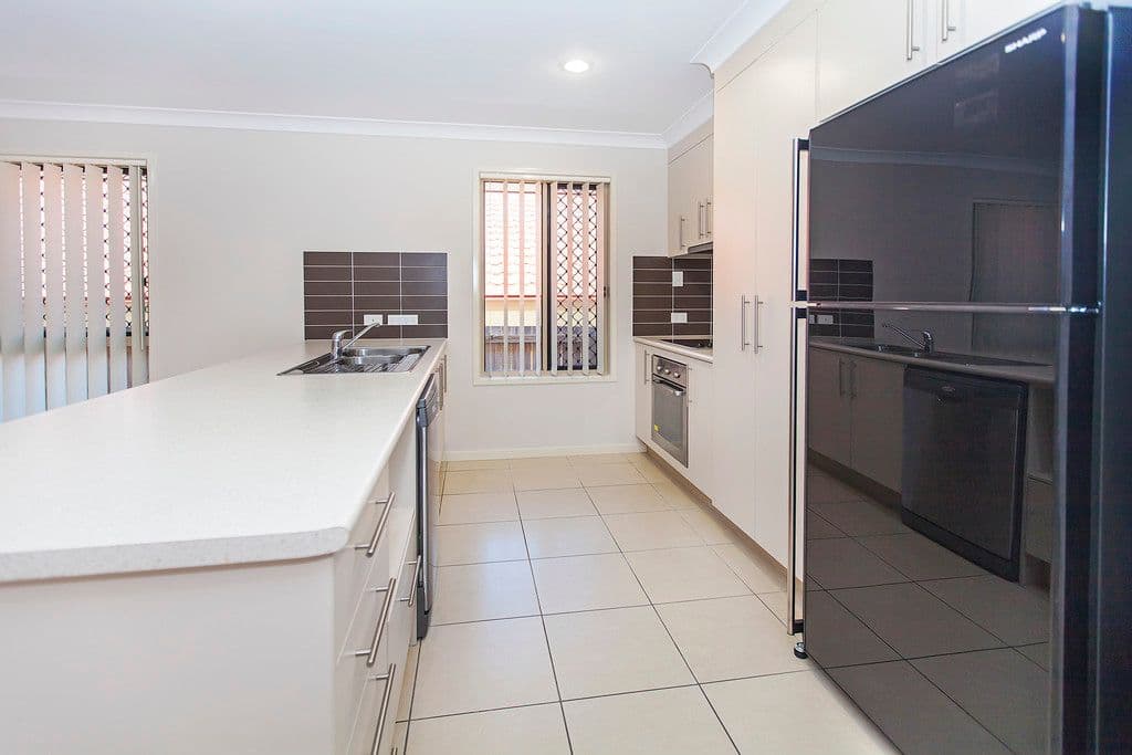 4 Everest Court, Springfield Lakes QLD 4300, Springfield Lakes - Thumbnail 2