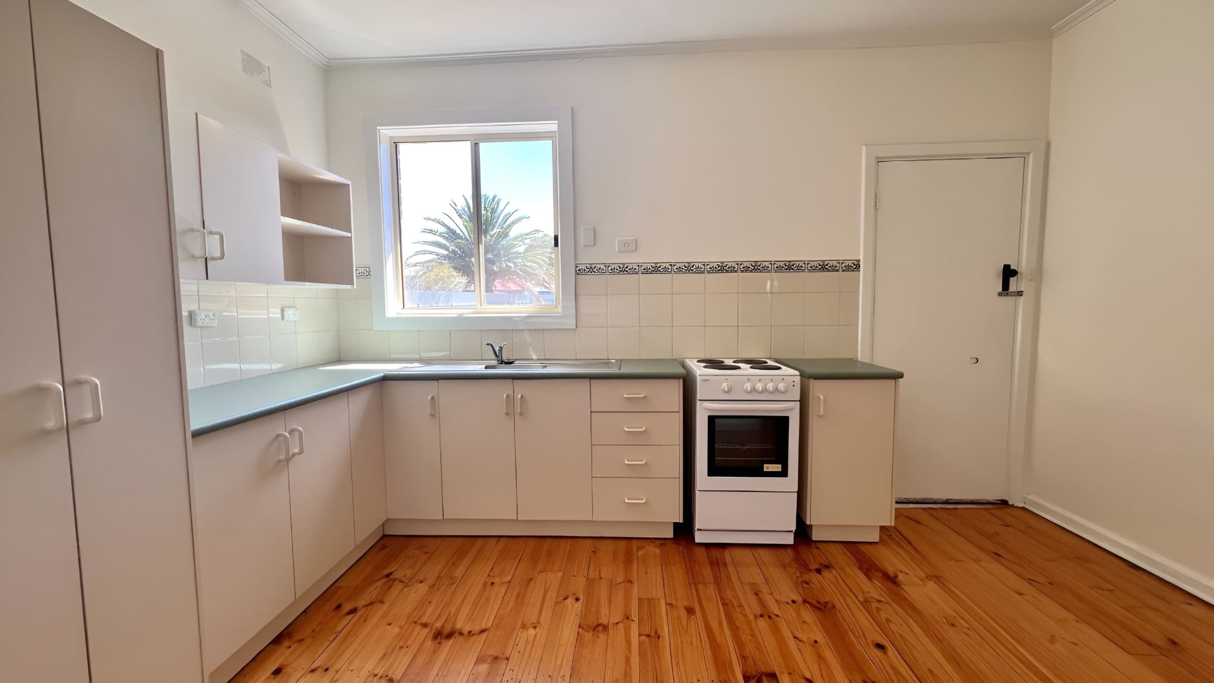 14 Clutterbuck Street, Whyalla Norrie SA 5608, Whyalla Norrie - Thumbnail 3