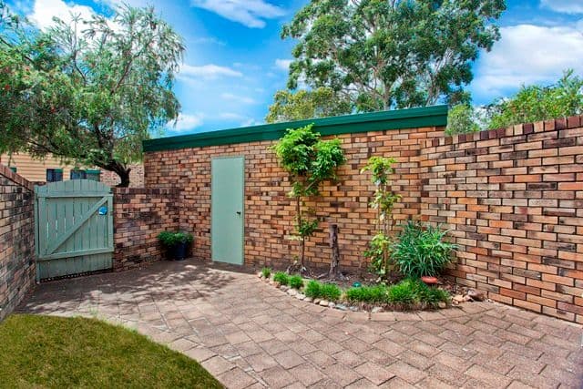 22 Dunlin Drive, BURLEIGH WATERS QLD 4220, Burleigh Waters - Thumbnail 5