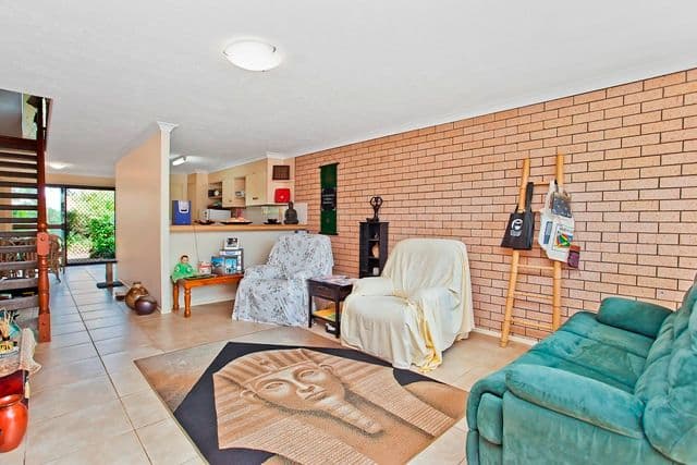 22 Dunlin Drive, BURLEIGH WATERS QLD 4220, Burleigh Waters - Thumbnail 6