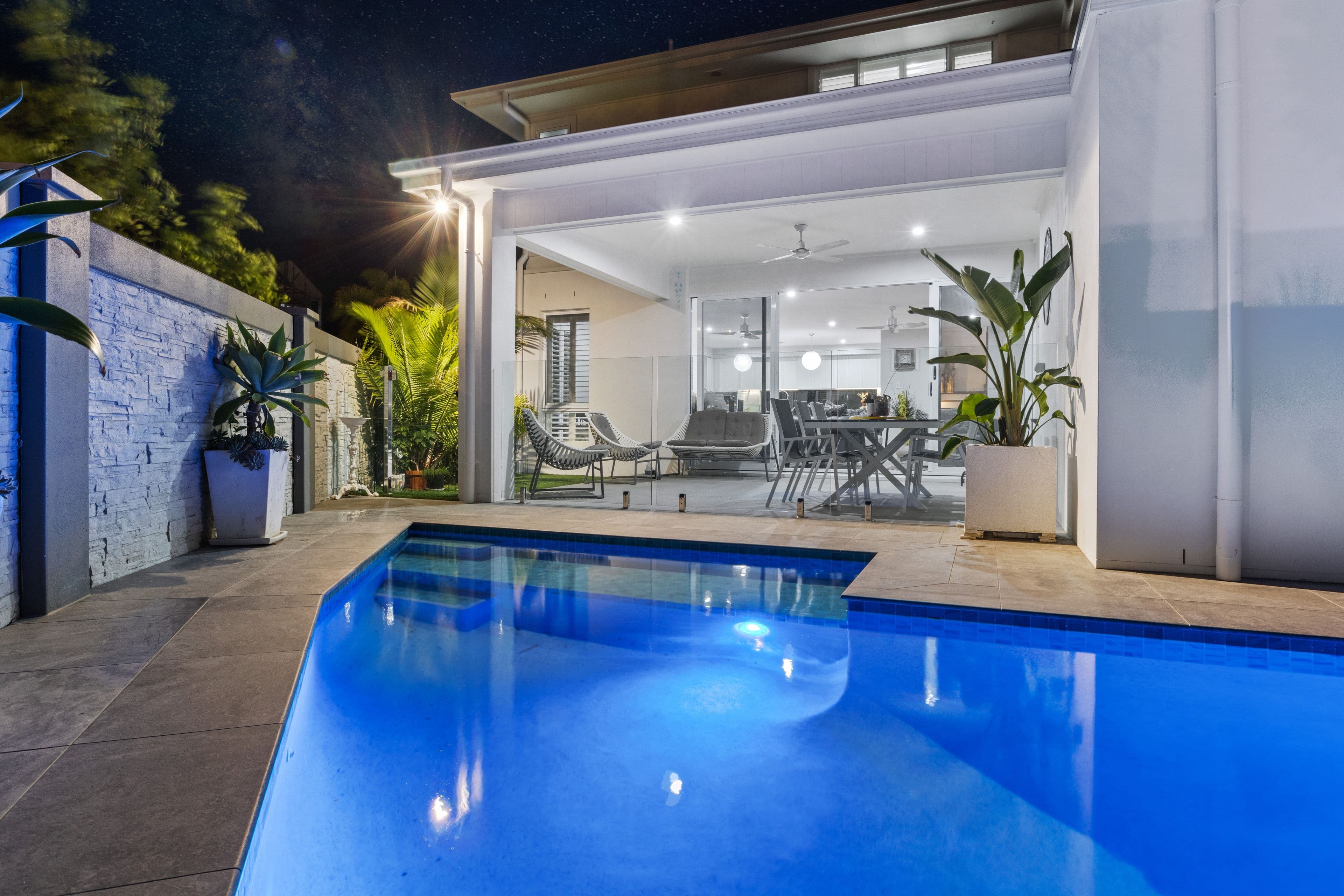 6 Havana Way, Paradise Point QLD 4216, Paradise Point - Thumbnail 2
