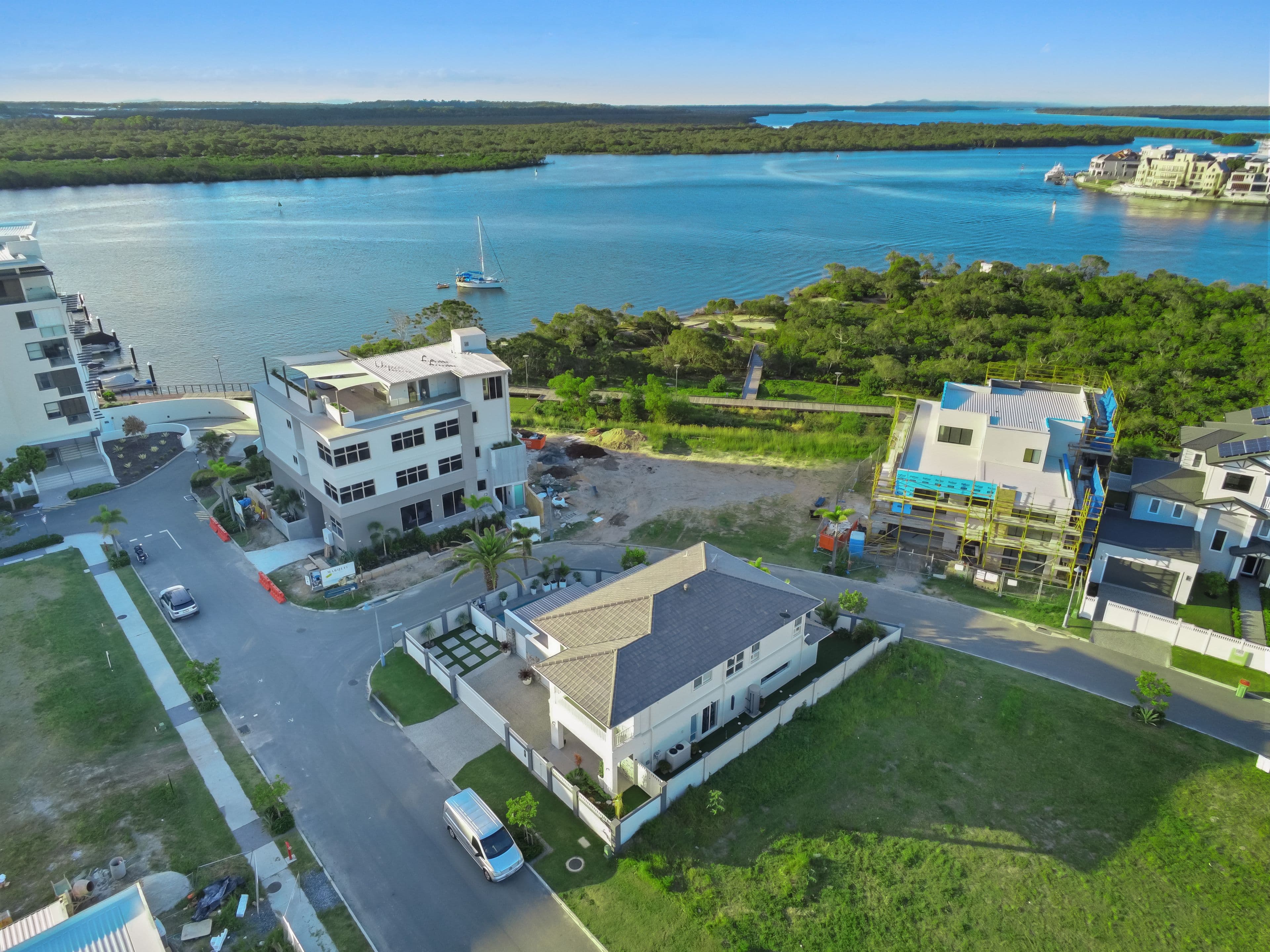 6 Havana Way, Paradise Point QLD 4216, Paradise Point - Thumbnail 3