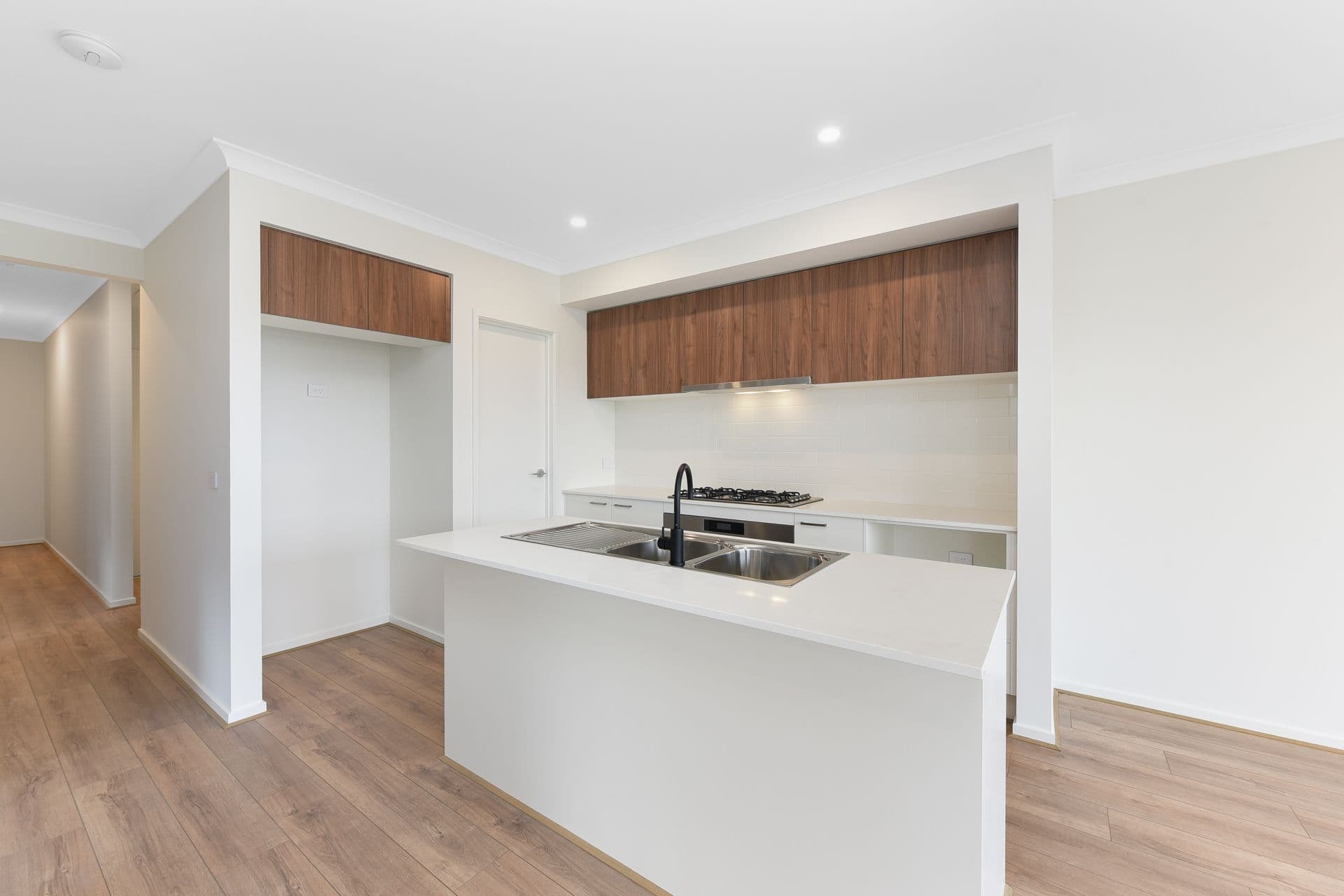 77 Broadway Street, Berwick VIC 3806, Berwick - Thumbnail 3