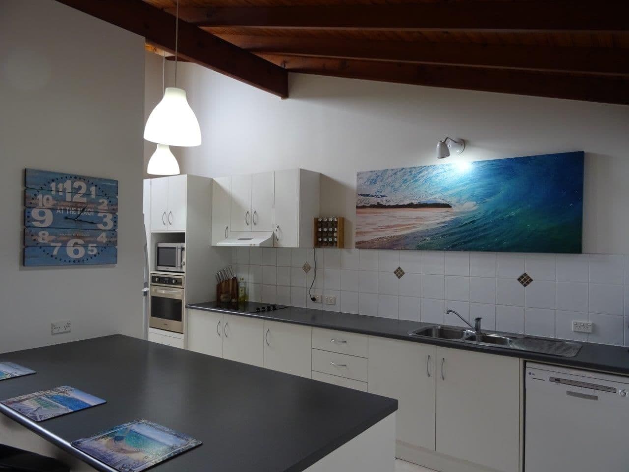 38 Markham Avenue, Runaway Bay QLD 4216, Runaway Bay - Thumbnail 4
