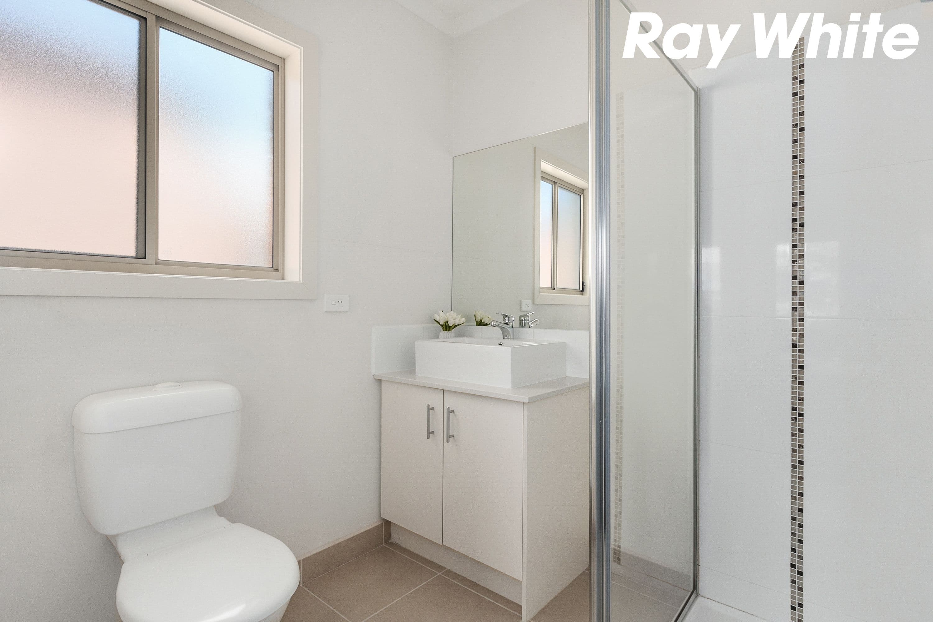 8 Maya Street, Pakenham VIC 3810, Pakenham - Thumbnail 3