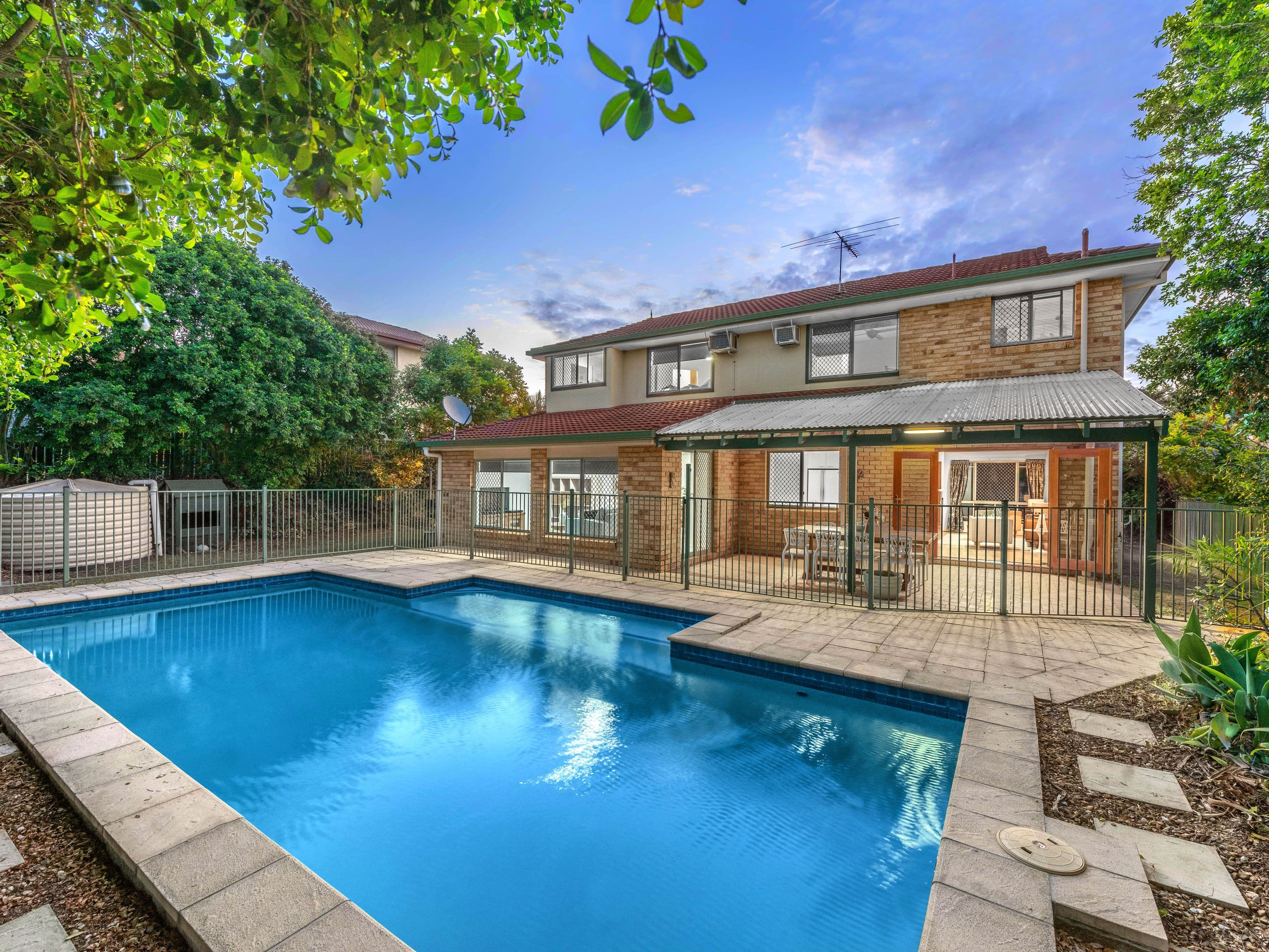 101 Golden Oak Crescent, Carindale QLD 4152, Carindale - Thumbnail 2