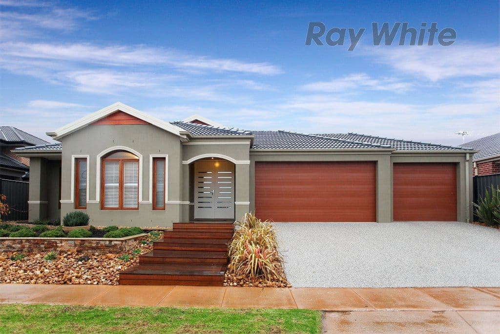 8 Buckmaster Grange, POINT COOK VIC 3030, Point Cook - Thumbnail 2