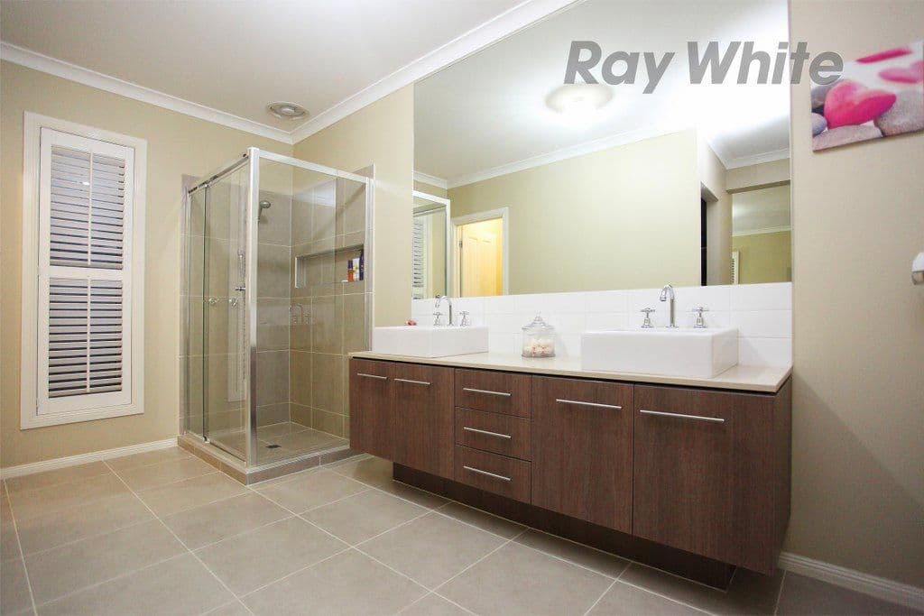 8 Buckmaster Grange, POINT COOK VIC 3030, Point Cook - Thumbnail 7