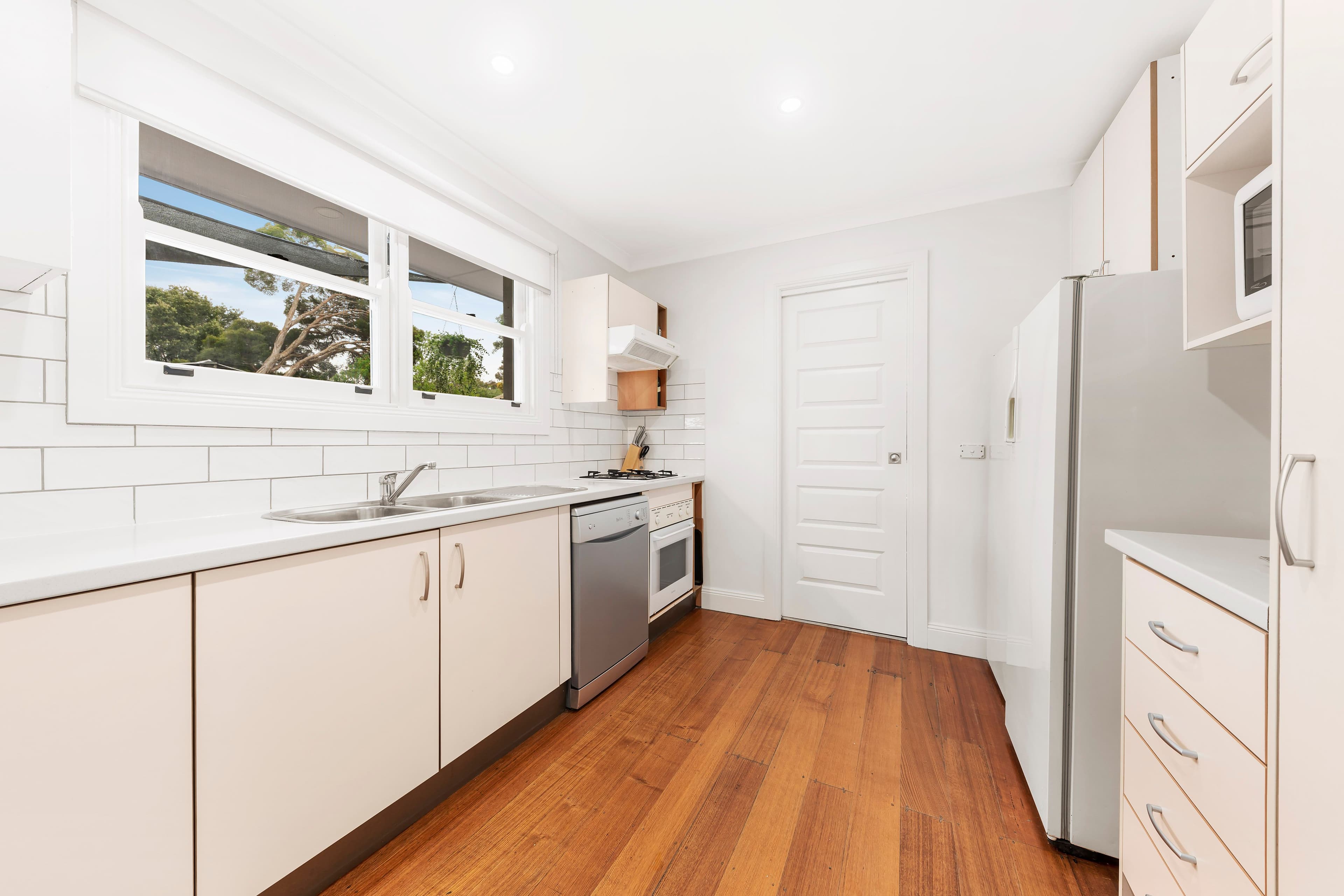 8 Leyland Road, Ferntree Gully VIC 3156, Ferntree Gully - Thumbnail 2