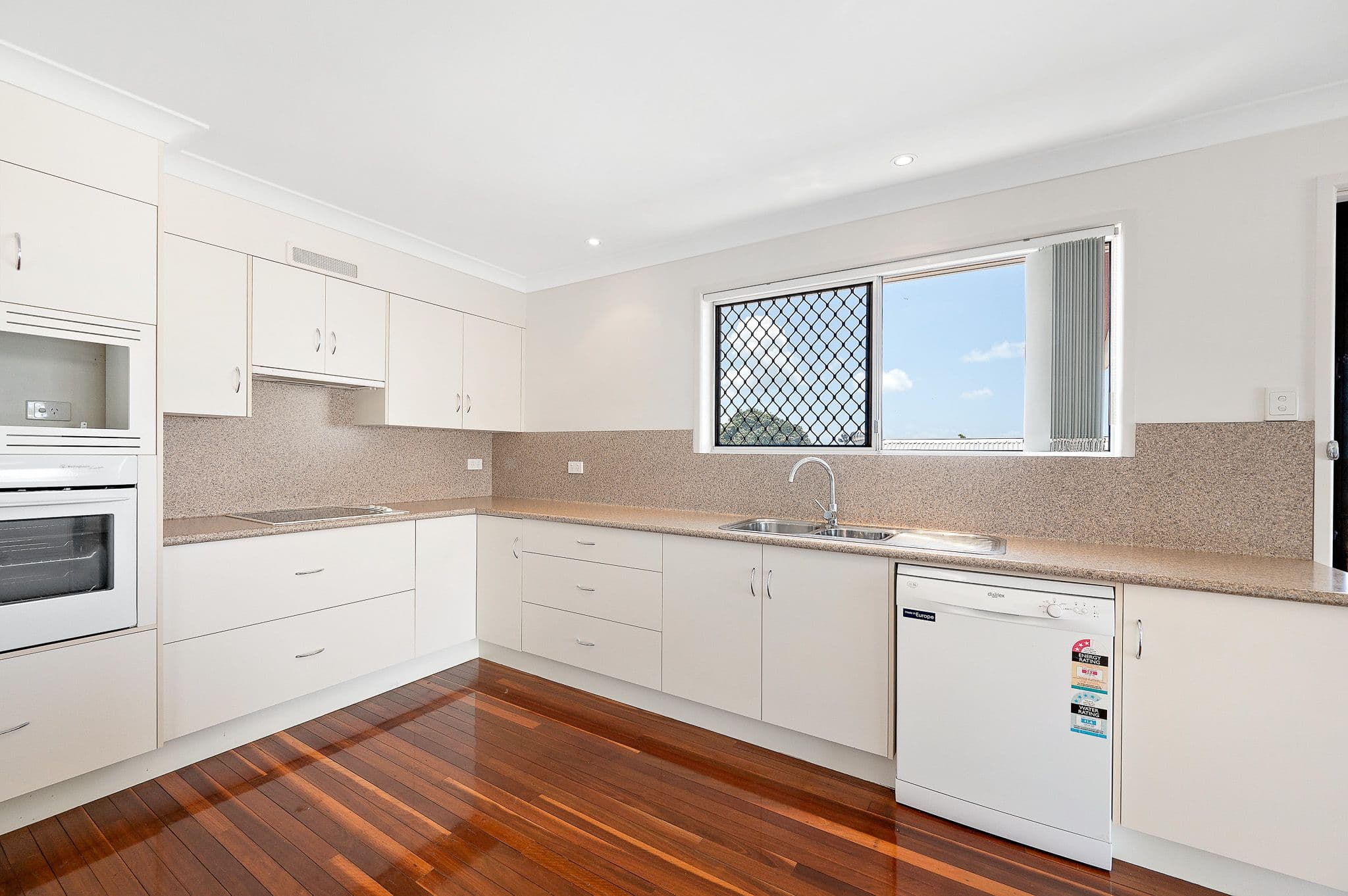 20 Walsh Street, South Gladstone QLD 4680, South Gladstone - Thumbnail 4
