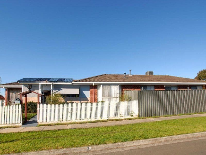 18 Scarborough Avenue, CRANBOURNE VIC 3977, Cranbourne West - Image 1
