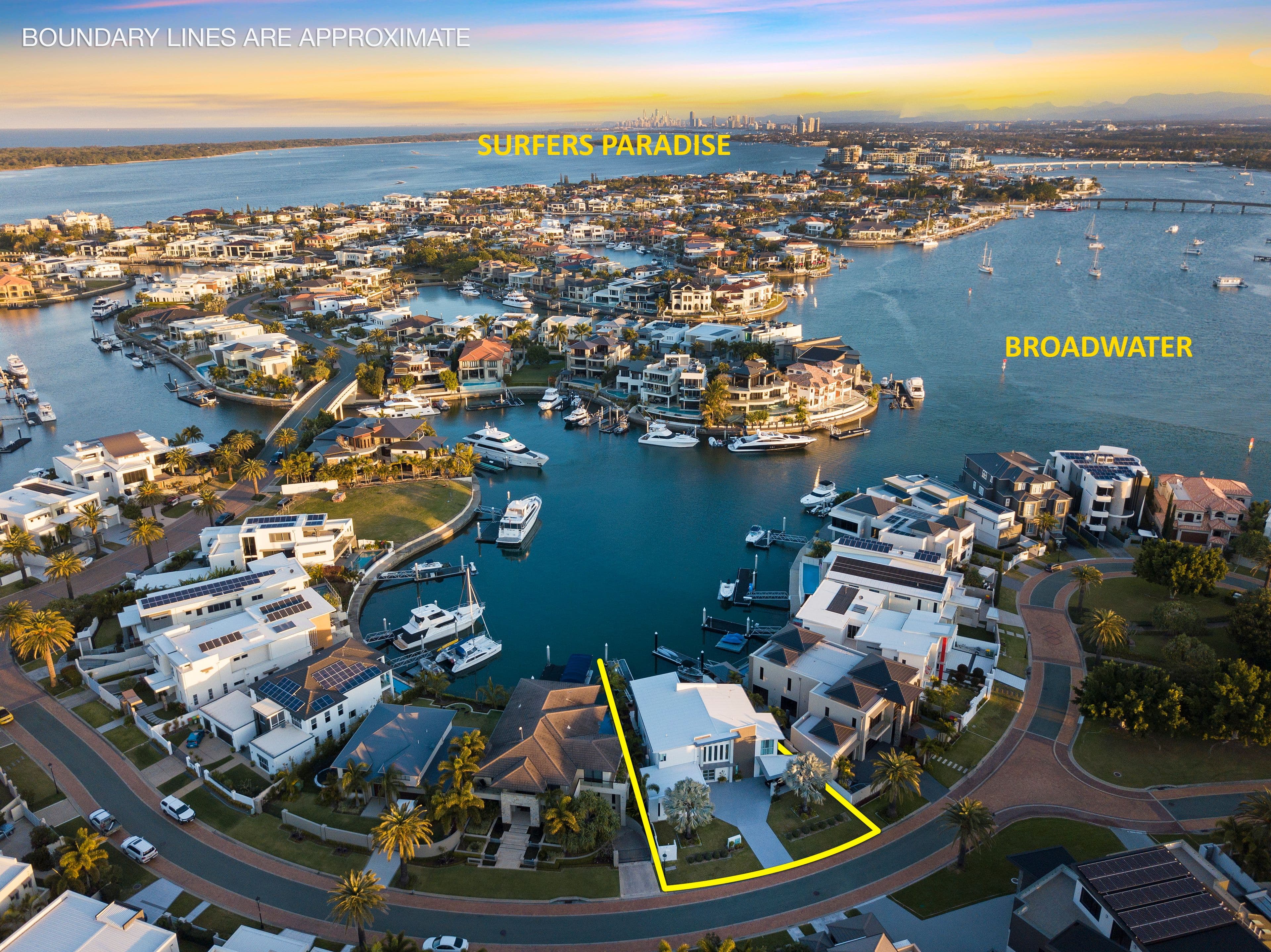 12 Hampton Court, Sovereign Islands QLD 4216, Sovereign Islands - Thumbnail 2