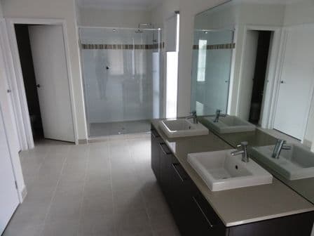 15 McLachlan Drive, WILLIAMS LANDING VIC 3027, Williams Landing - Thumbnail 2