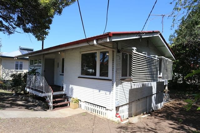 1 Dunstan Street, MOOROOKA QLD 4105, Moorooka - Thumbnail 2