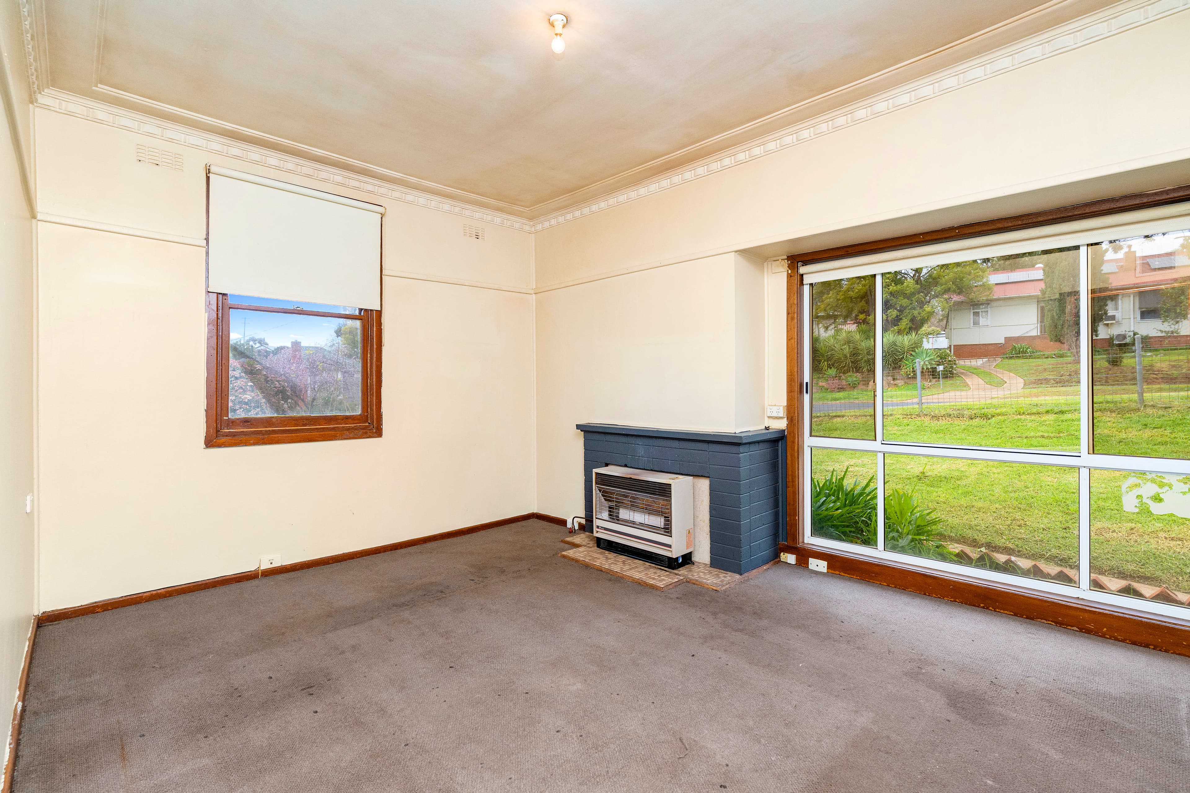 24 Phillip Avenue, Mount Austin NSW 2650, Mount Austin - Thumbnail 3
