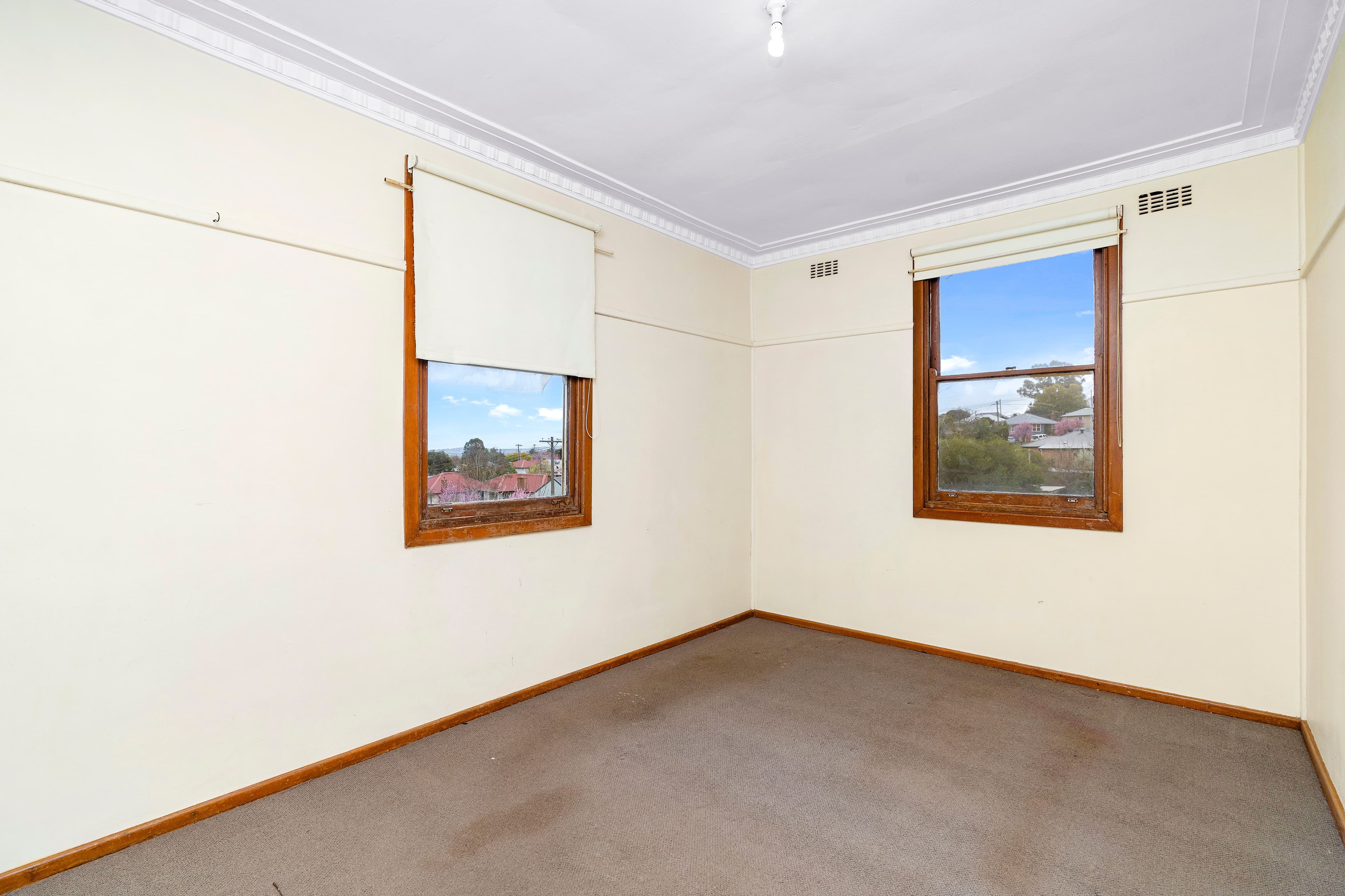 24 Phillip Avenue, Mount Austin NSW 2650, Mount Austin - Thumbnail 4