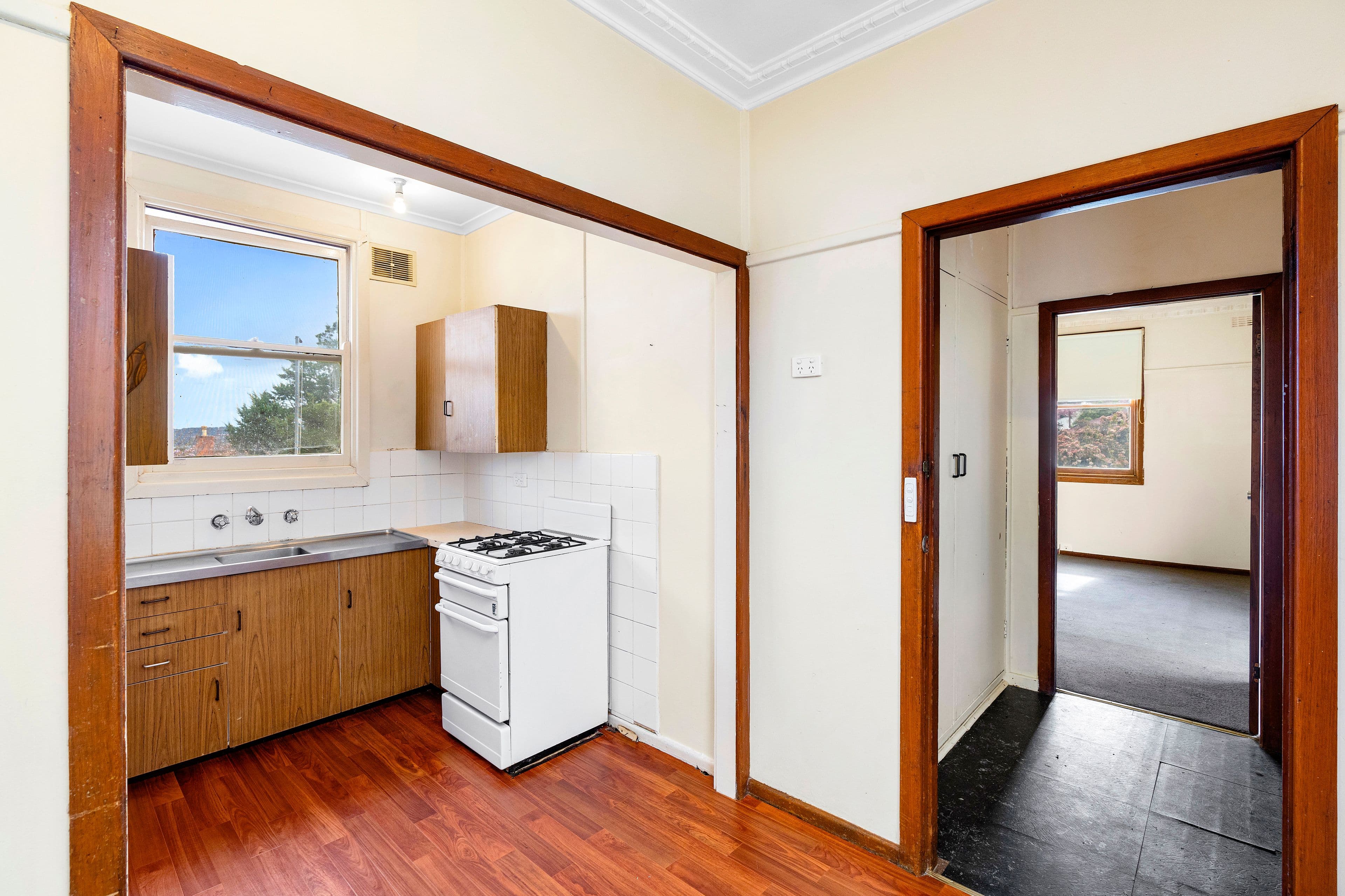 24 Phillip Avenue, Mount Austin NSW 2650, Mount Austin - Thumbnail 6