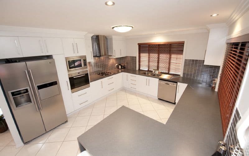 34 Nagle Drive, NORMAN GARDENS QLD 4701, Norman Gardens - Thumbnail 2