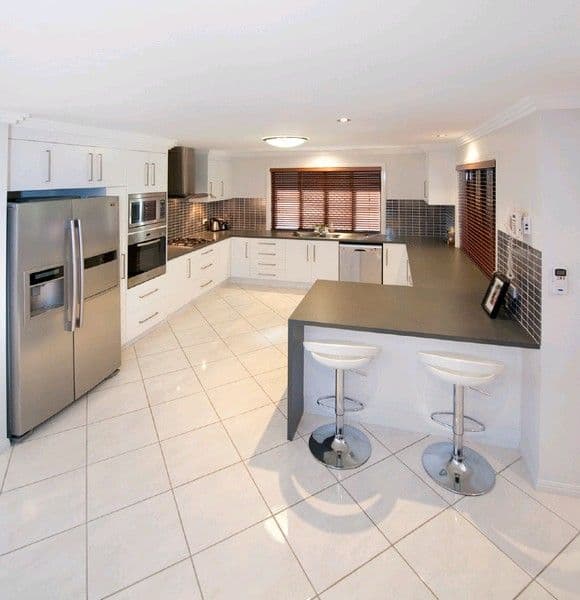 34 Nagle Drive, NORMAN GARDENS QLD 4701, Norman Gardens - Thumbnail 3