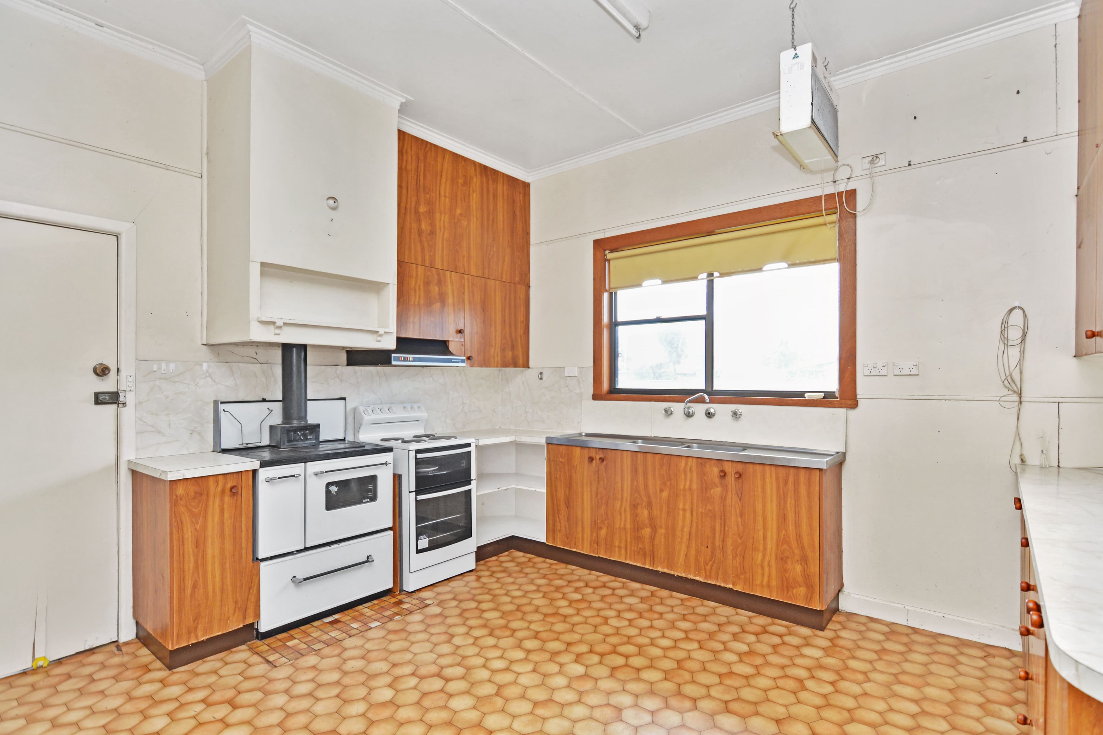28-30 Hughes Street, Ouyen VIC 3490, Ouyen - Thumbnail 5