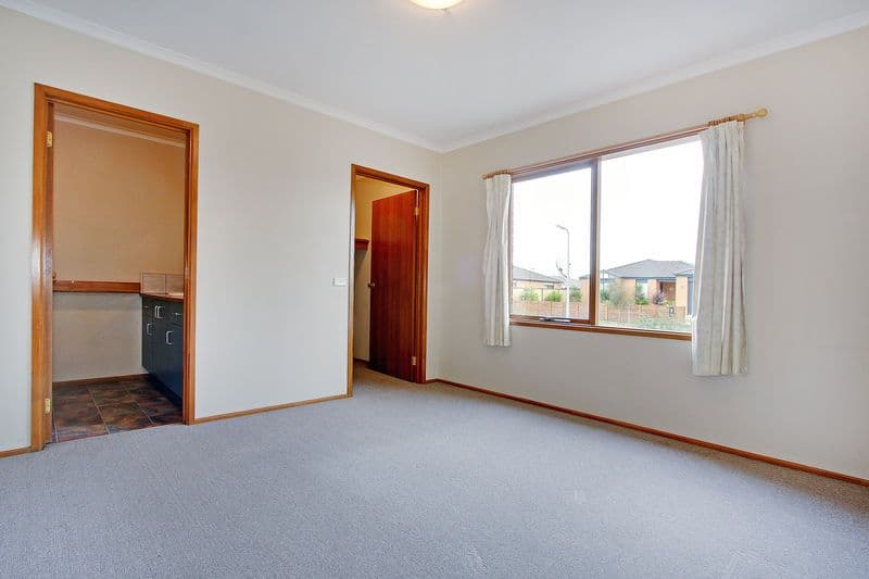 15 Clifton Park Drive, CARRUM DOWNS VIC 3201, Carrum Downs - Thumbnail 7