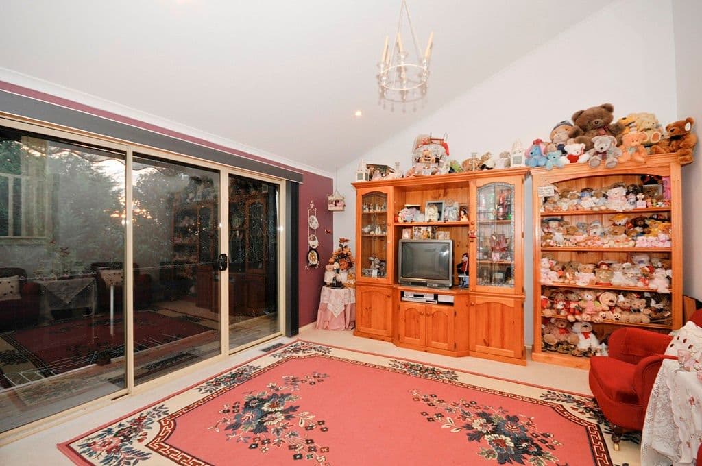 21 EDWARD Road, CHIRNSIDE PARK VIC 3116, Chirnside Park - Thumbnail 4