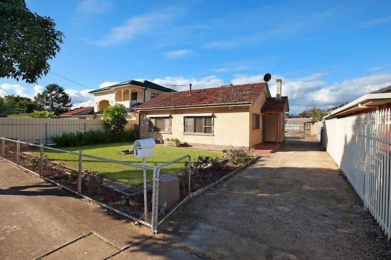 181 First Street, Nichols Point - Image 1