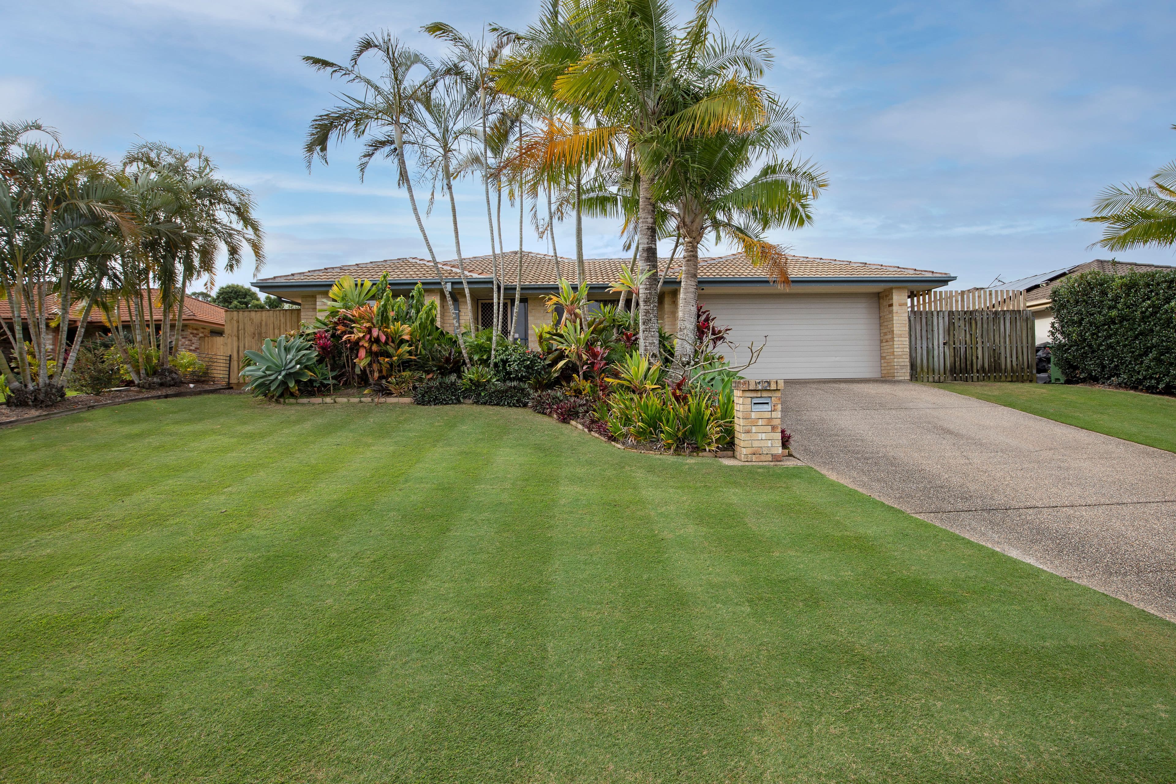12 Barrs Avenue, Oxenford QLD 4210, Oxenford - Thumbnail 2