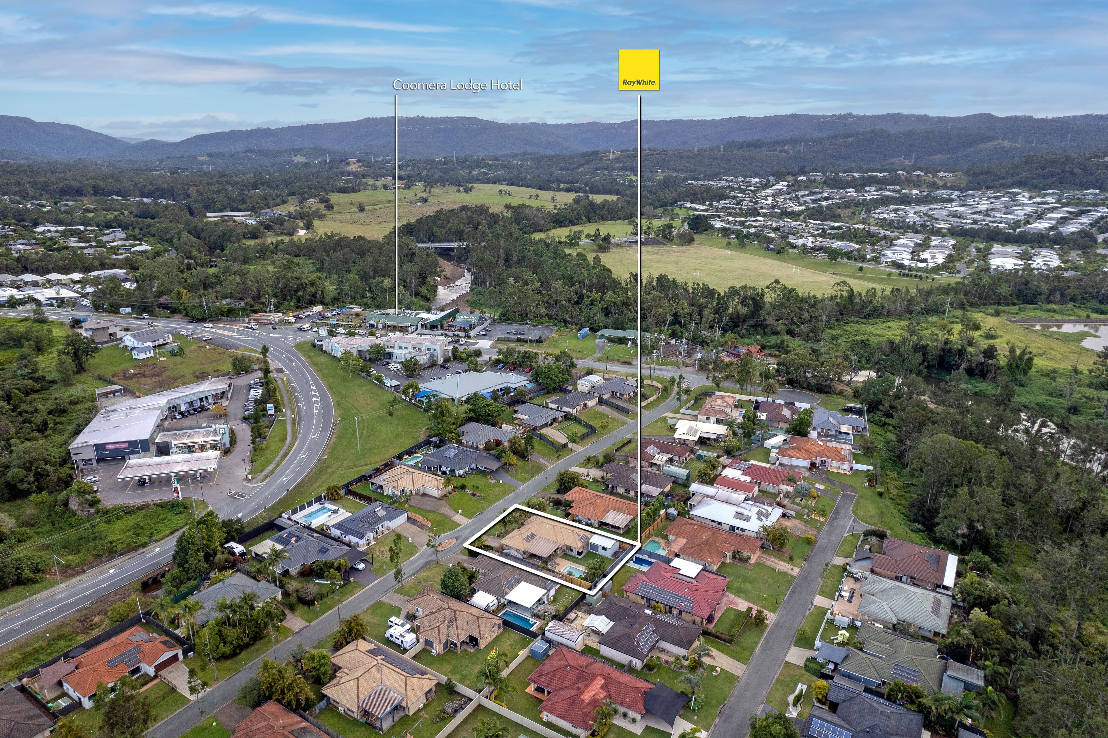 12 Barrs Avenue, Oxenford QLD 4210, Oxenford - Thumbnail 6