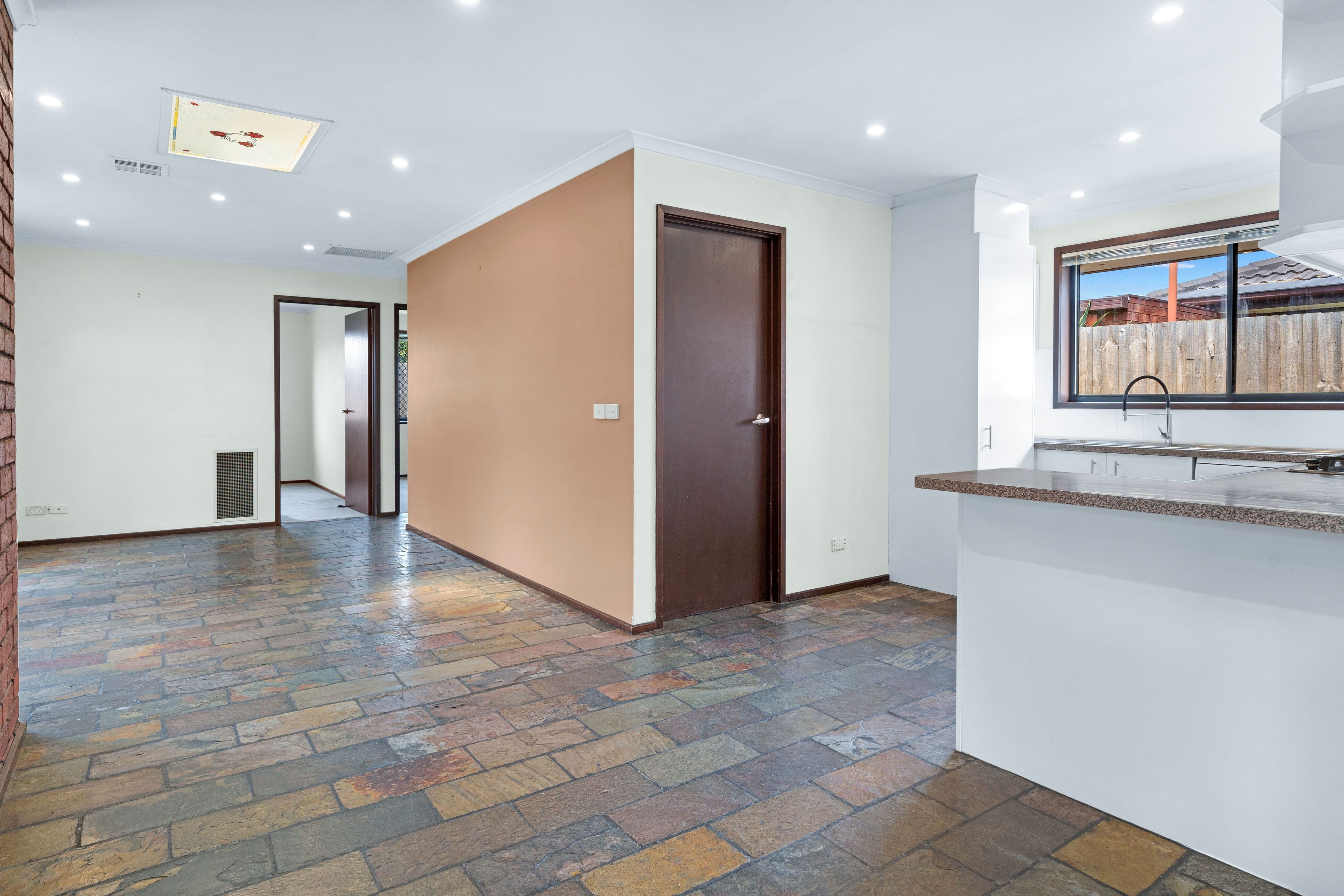 34 Songlark Crescent, Werribee VIC 3030, Werribee - Thumbnail 4