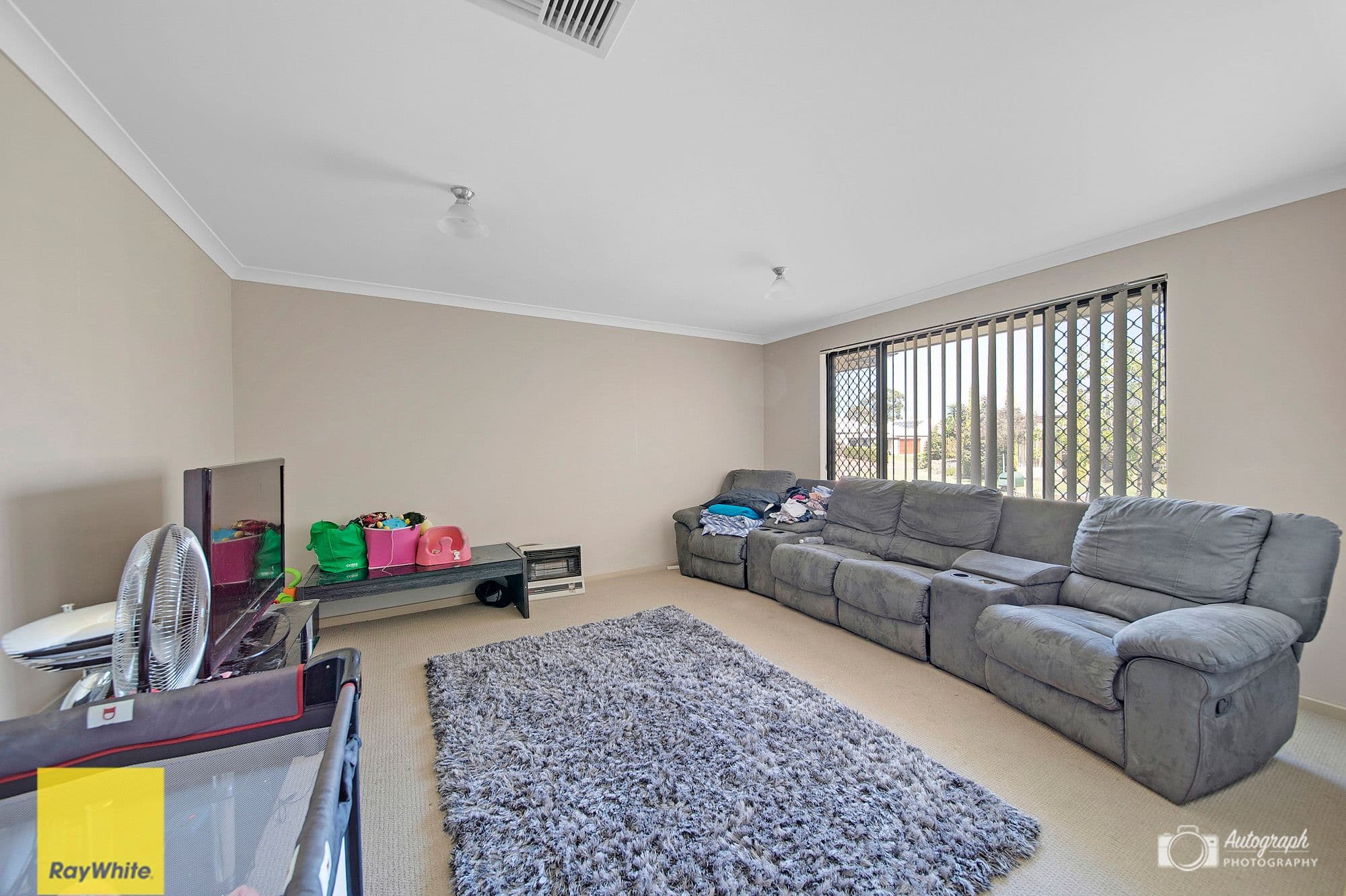 5 Alderley Close, Ellenbrook WA 6069, Ellenbrook - Thumbnail 2