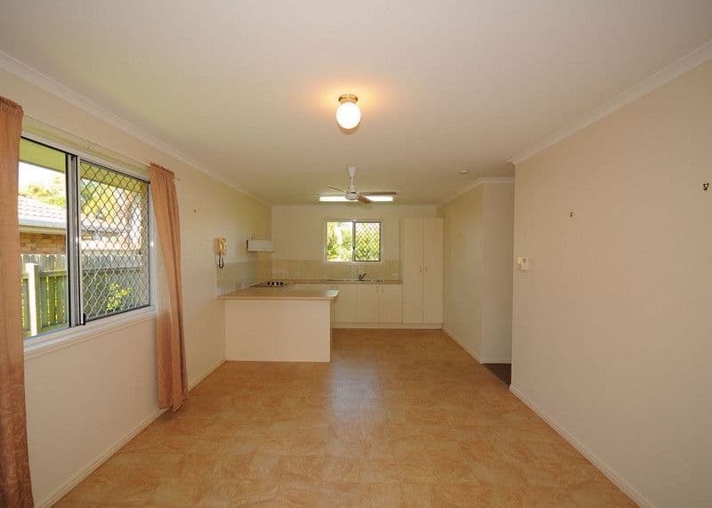 10 Karina Court, URANGAN QLD 4655, Urangan - Thumbnail 3