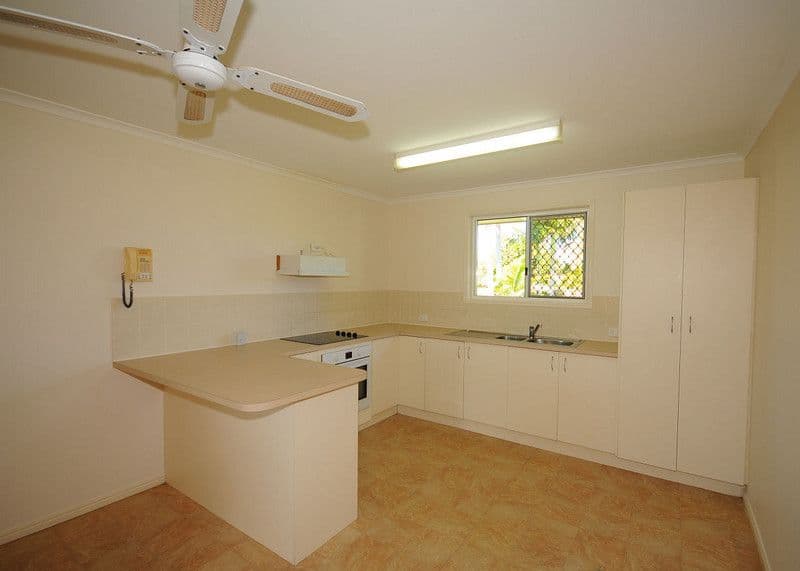 10 Karina Court, URANGAN QLD 4655, Urangan - Thumbnail 5