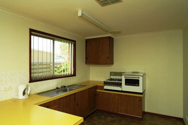 15 Hospital, HEATHCOTE VIC 3523, Heathcote - Thumbnail 2