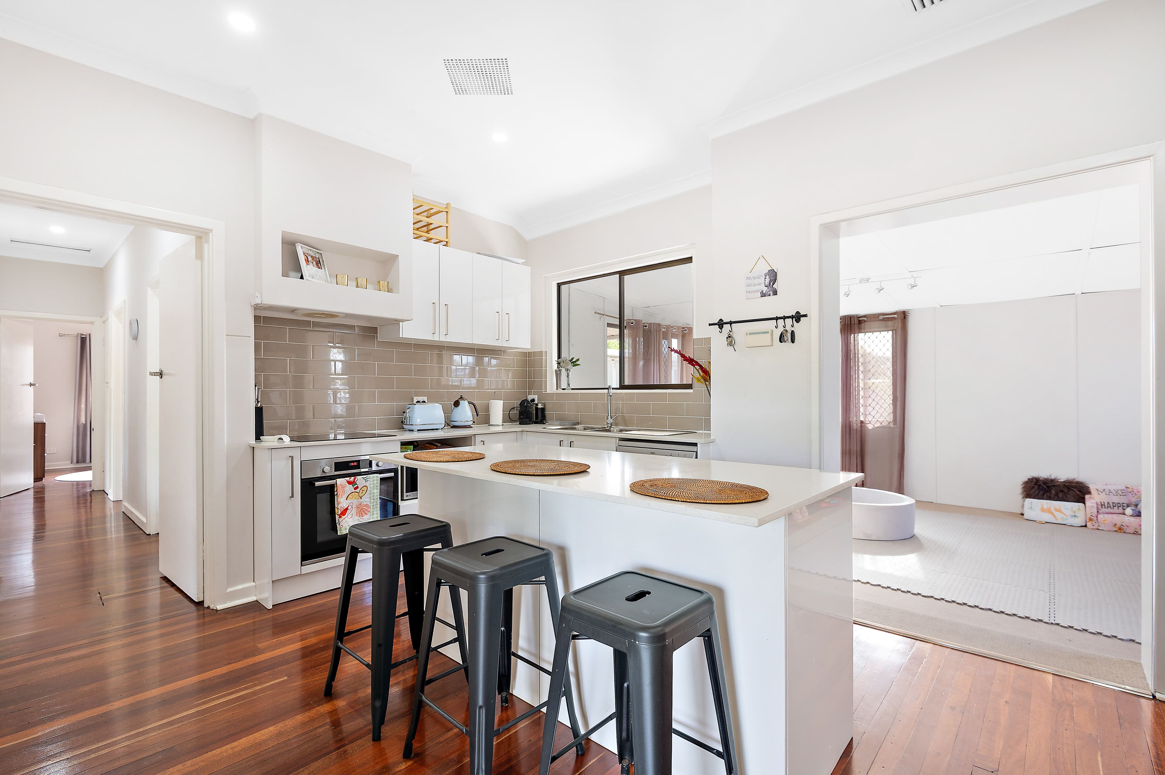 33 Berehaven Avenue, Thornlie WA 6108, Thornlie - Thumbnail 2