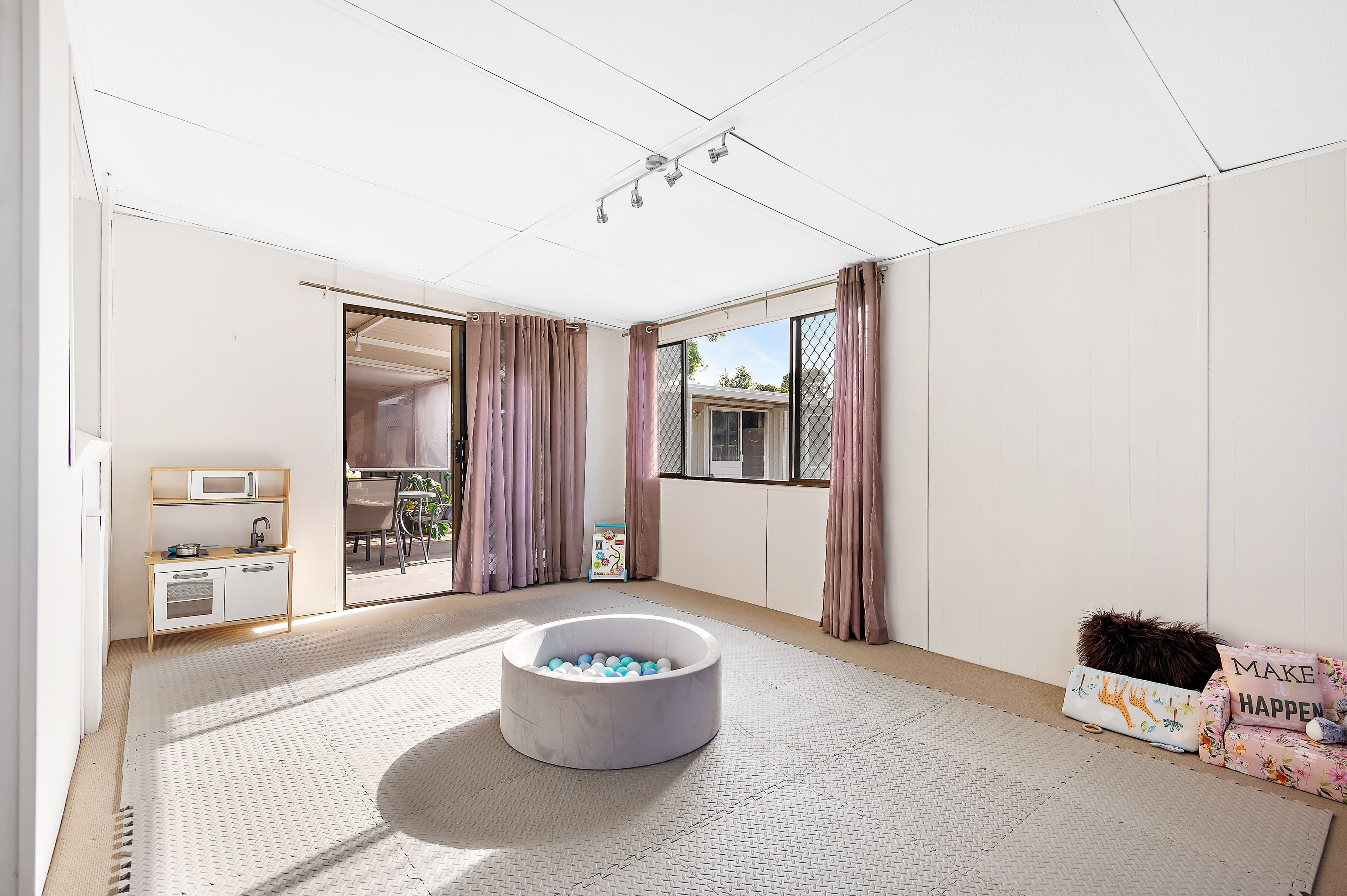 33 Berehaven Avenue, Thornlie WA 6108, Thornlie - Thumbnail 4