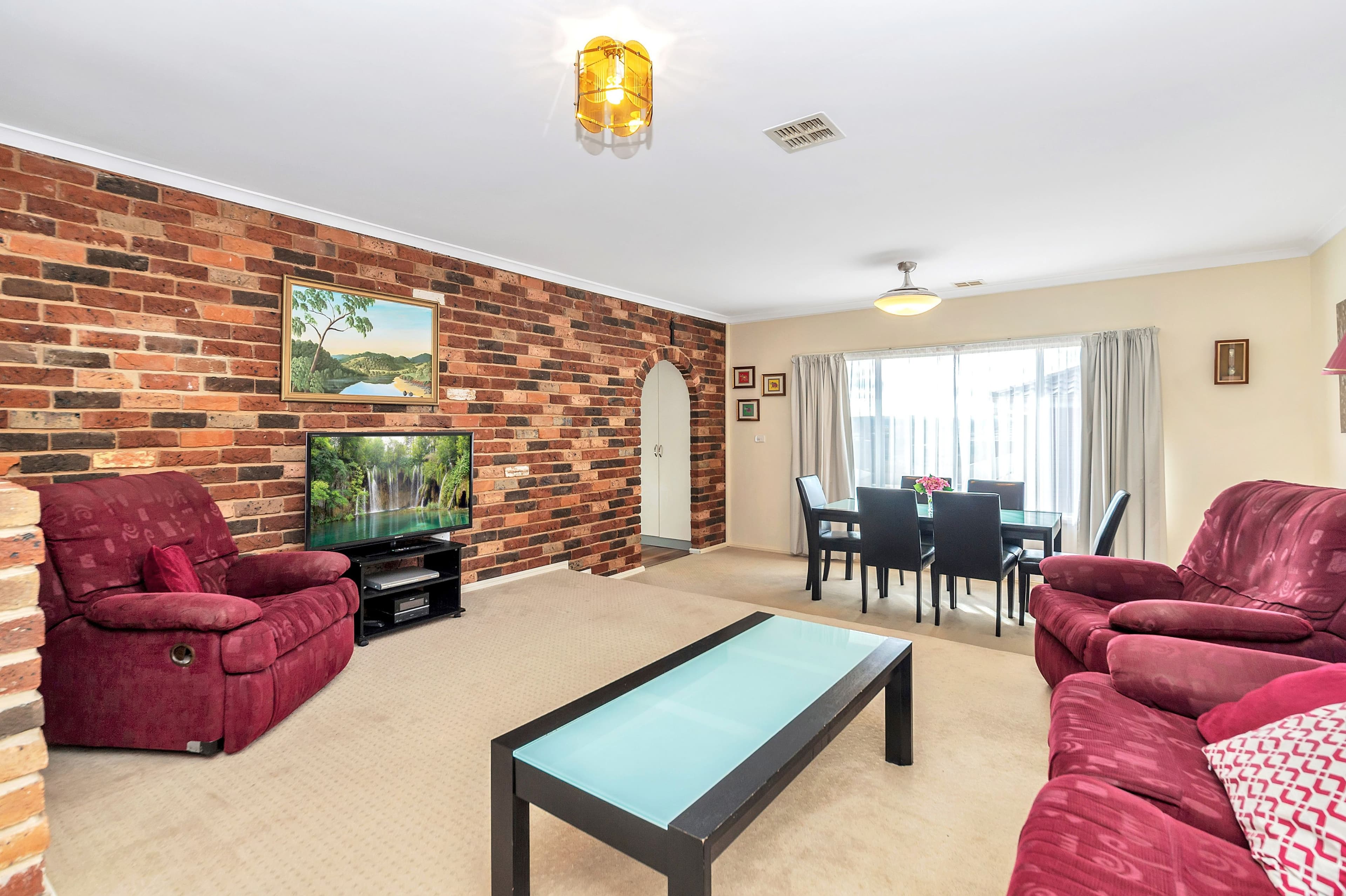 8 Eecen Road, Queanbeyan NSW 2620, Queanbeyan - Thumbnail 2