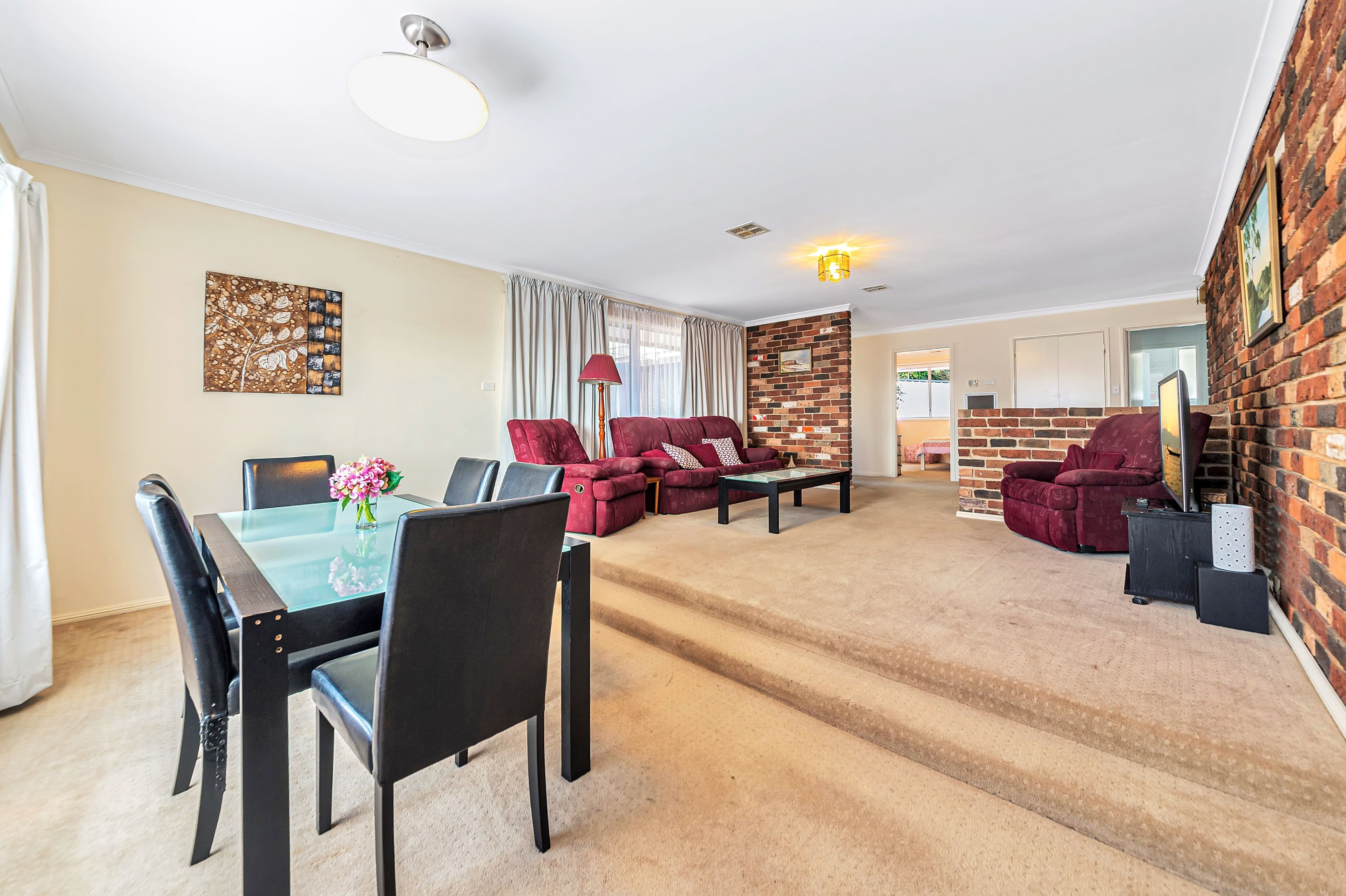 8 Eecen Road, Queanbeyan NSW 2620, Queanbeyan - Thumbnail 4