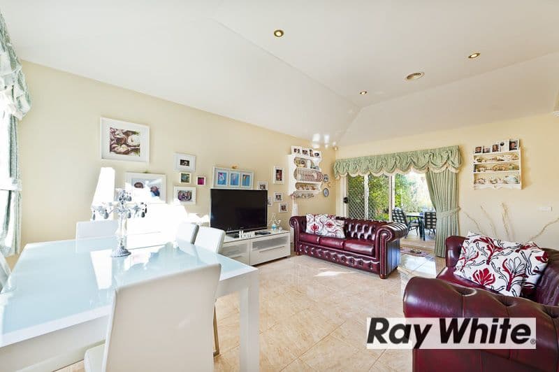 1 Pineview Court, NARRE WARREN SOUTH VIC 3805, Narre Warren South - Thumbnail 3