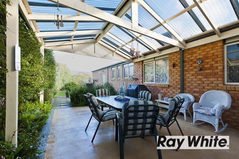 1 Pineview Court, NARRE WARREN SOUTH VIC 3805, Narre Warren South - Thumbnail 6